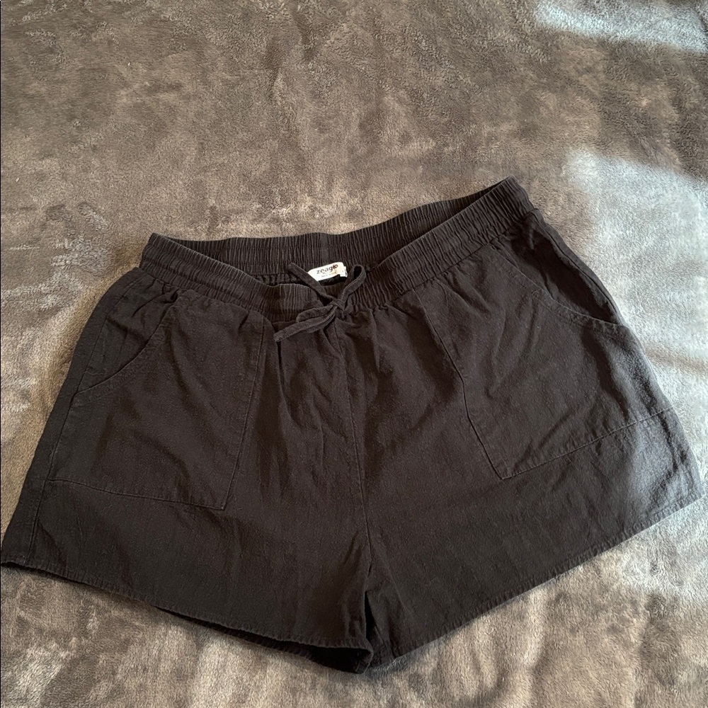 Shorts black with draw string 
EUC